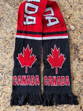 Canada Maple Leaf Knit Scarf - Red & Black